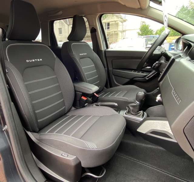 Dacia Duster Prestige Autom Kamera PDC SHZ CarPlay LED — photo 13