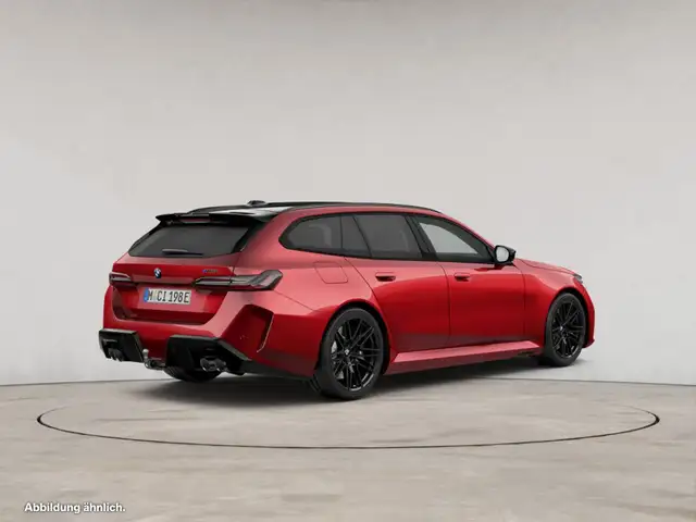 BMW M5 view 2