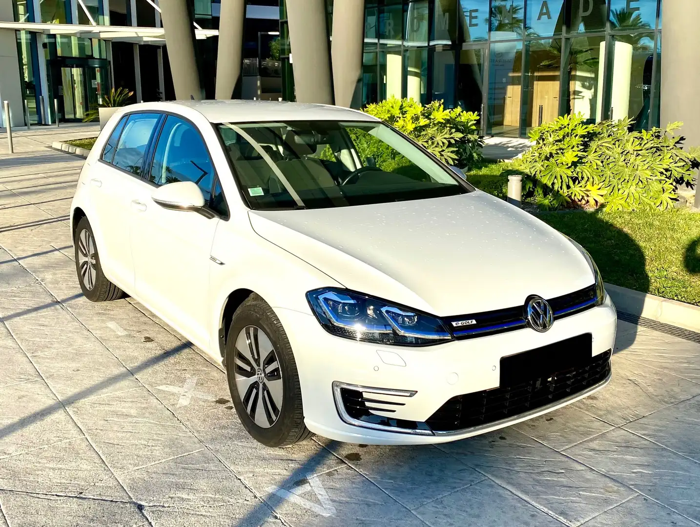 Volkswagen e-Golf GPS / CarPlay / TVA déductible Blanc - 1