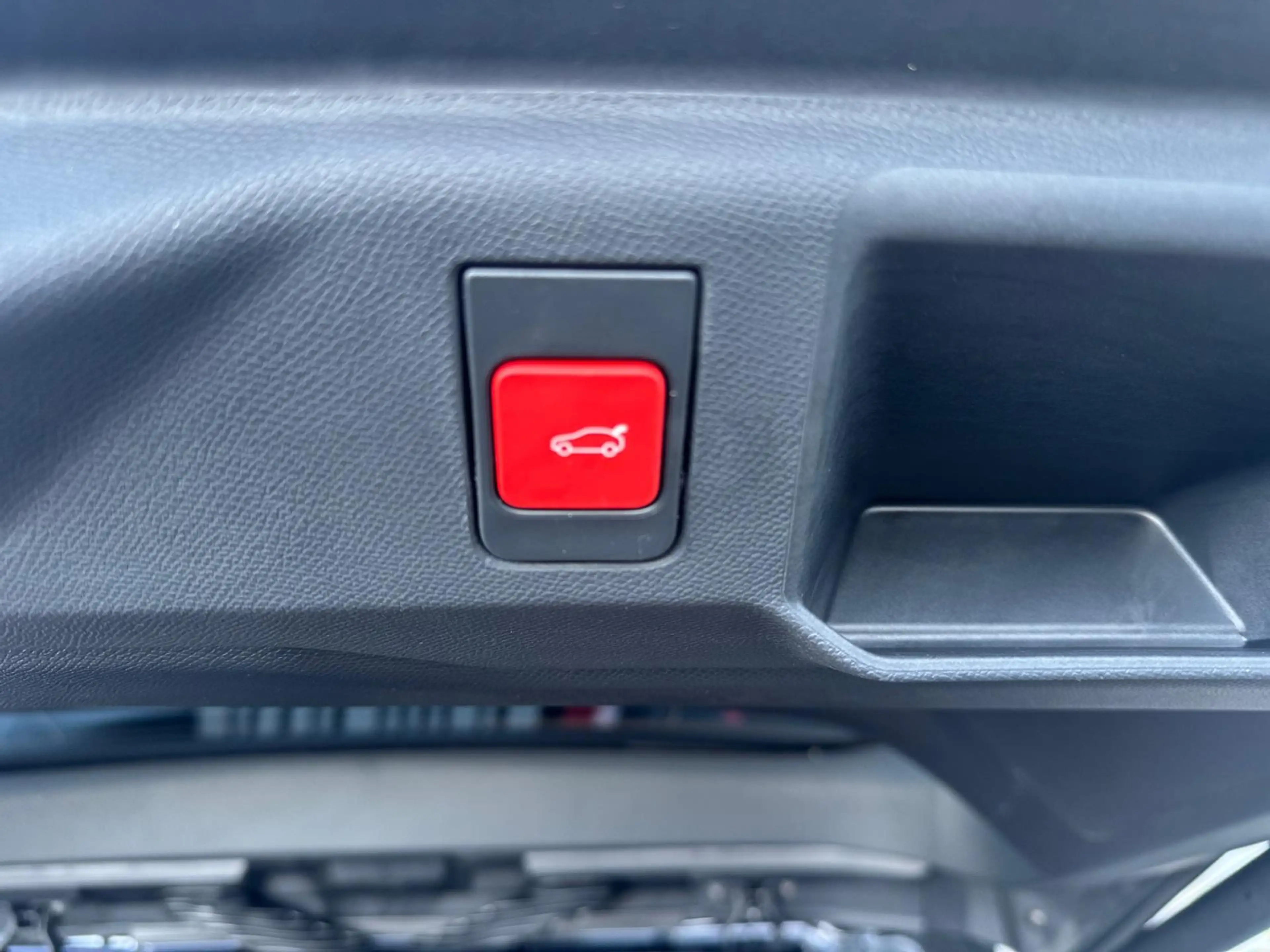 Peugeot 5008 e-5008 GT EV 73kWh 210pk | PANORAMIC NAVIGATION | — photo 14