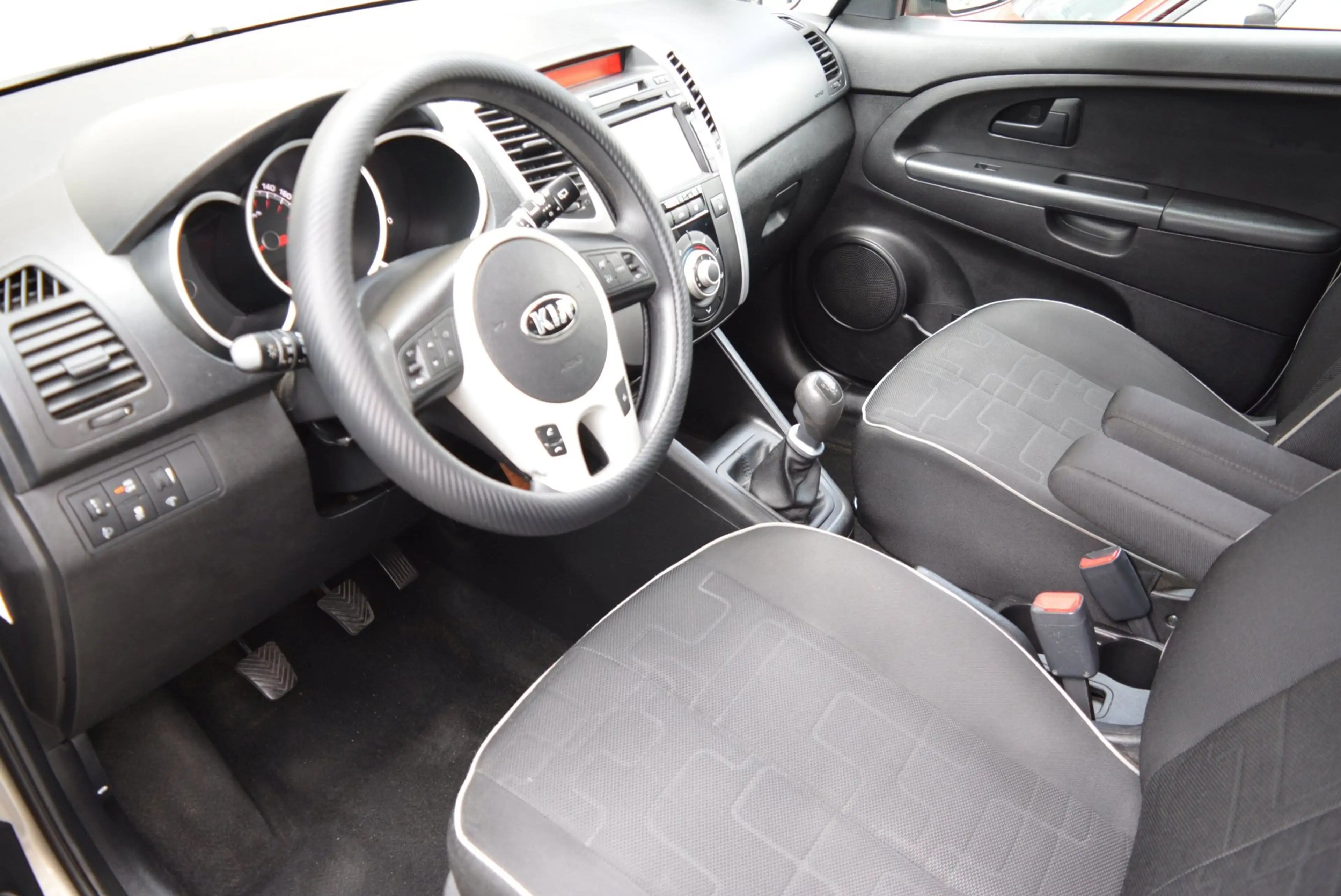 Kia Venga 1.4 CVVT 20th Anniversary | Airco | Navi |Cruise | — photo 12