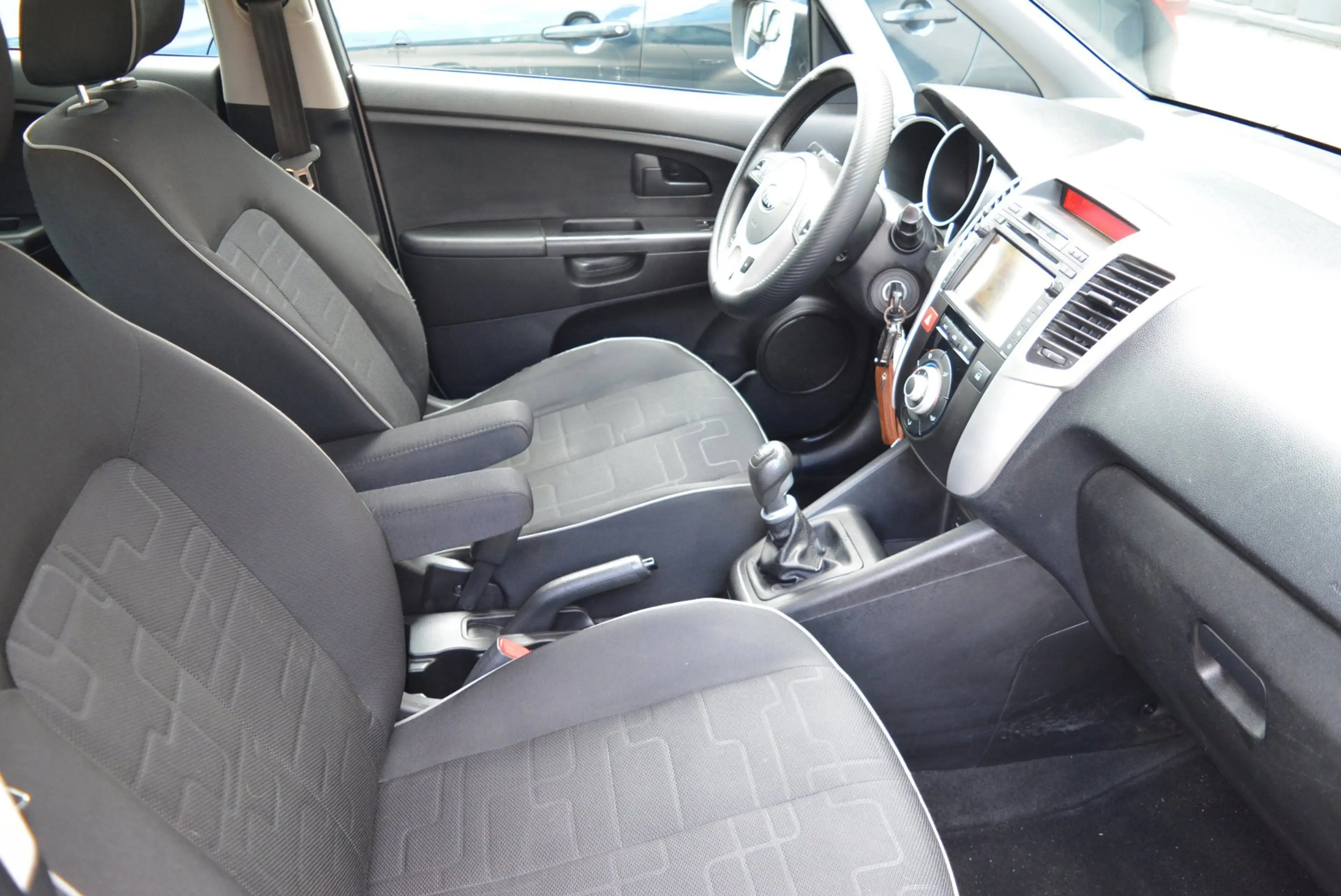 Kia Venga 1.4 CVVT 20th Anniversary | Airco | Navi |Cruise | — photo 15