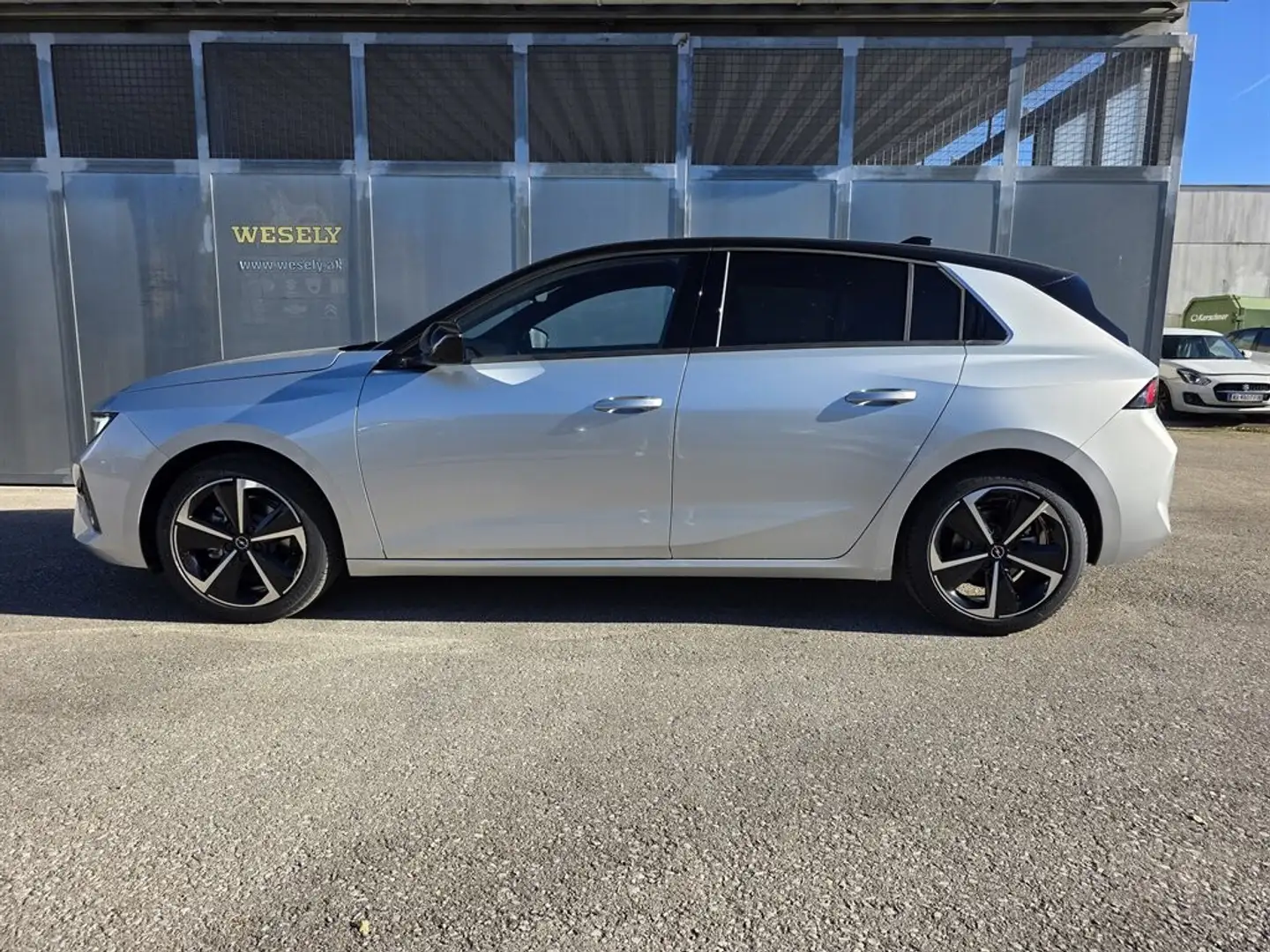 Opel Astra ASTRA GS 1.2 TURBO Silber - 2