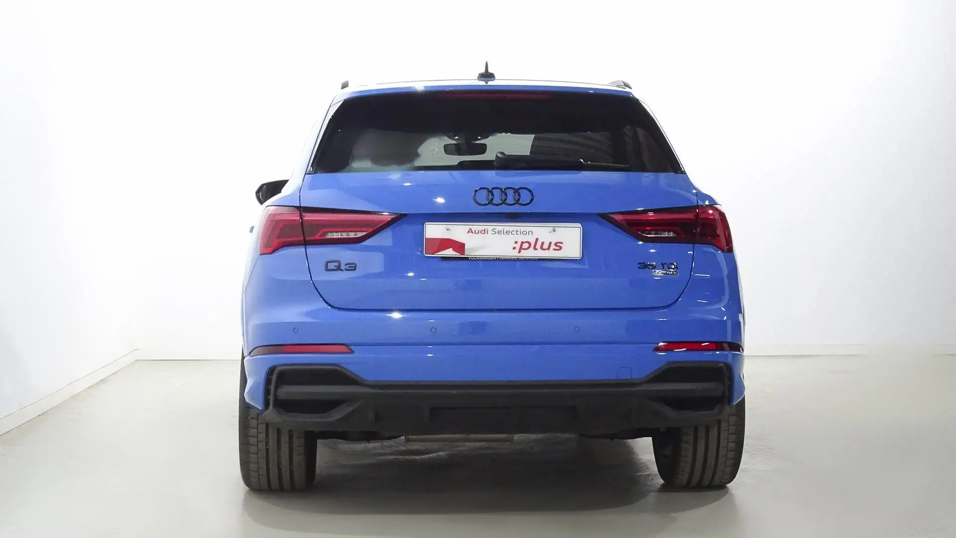 Audi Q3 35 TDI Black line quattro S tronic 110kW Blau - 2
