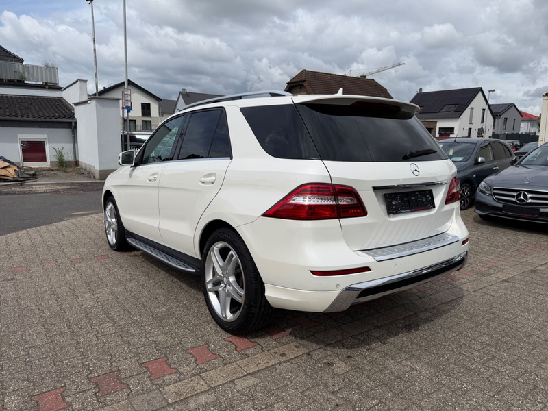 Mercedes-Benz ML 350 BT AMG/SPORT PANO DESIGNO VOLL — photo 8