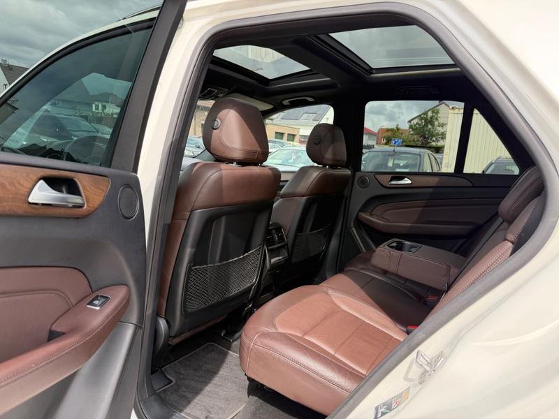 Mercedes-Benz ML 350 BT AMG/SPORT PANO DESIGNO VOLL — photo 10