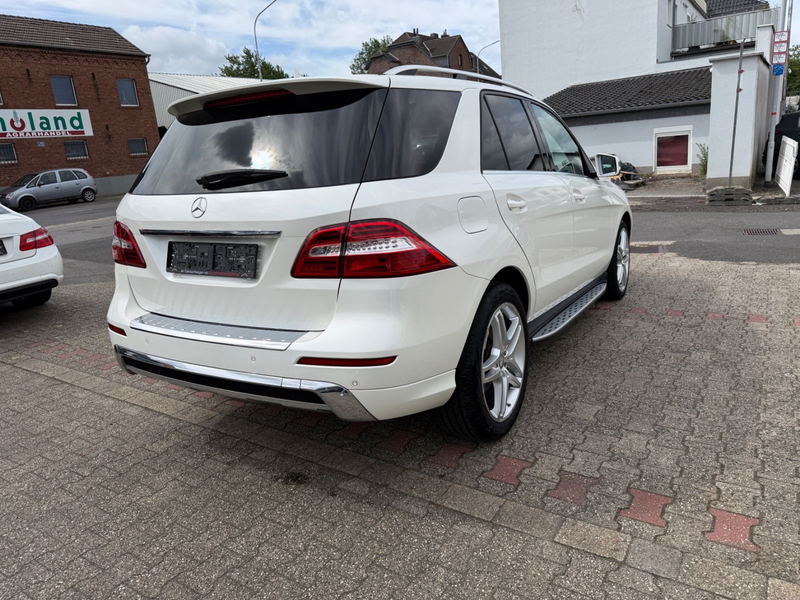 Mercedes-Benz ML 350 BT AMG/SPORT PANO DESIGNO VOLL — photo 6