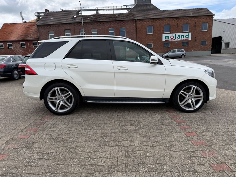 Mercedes-Benz ML 350 BT AMG/SPORT PANO DESIGNO VOLL — photo 4