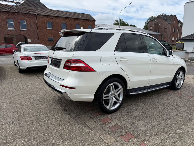Mercedes-Benz ML 350 BT AMG/SPORT PANO DESIGNO VOLL — photo 5