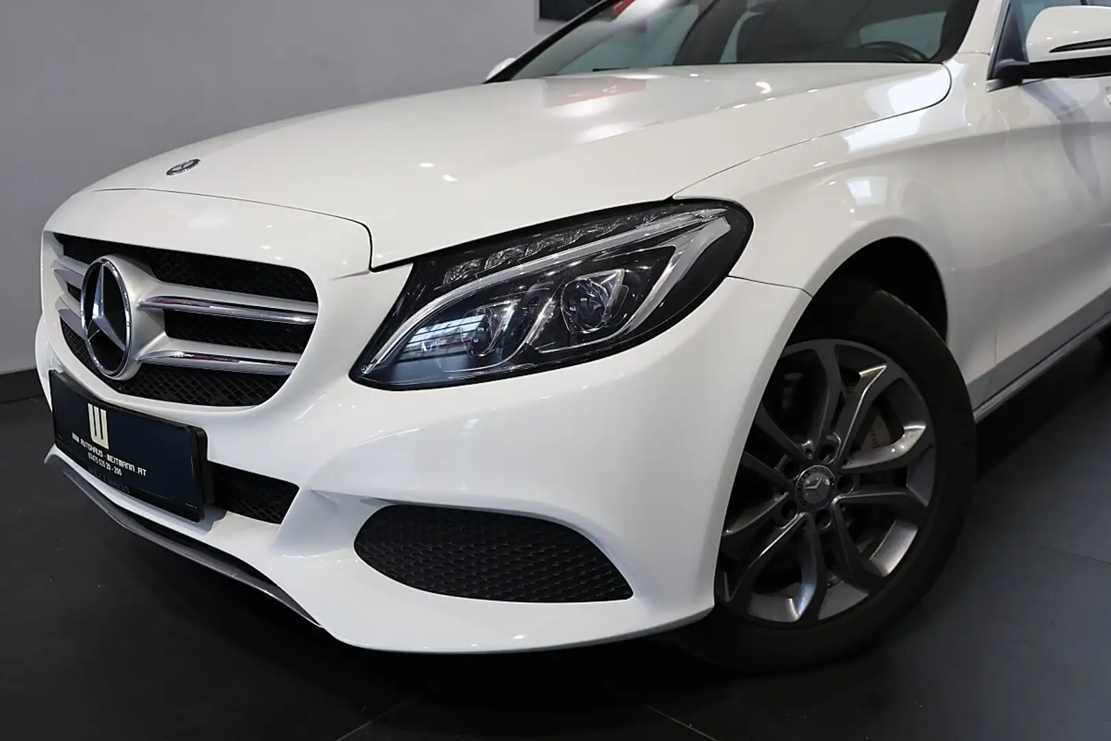 Mercedes-Benz C 400 4MATIC Avantgarde Aut. Weiß - 2