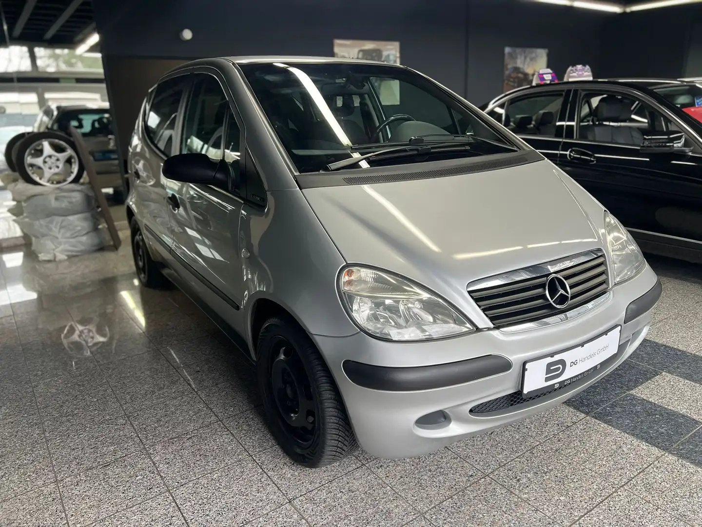 Mercedes-Benz A 140 A-Klasse Classic style  (Klima,Winterreifen) Argent - 2