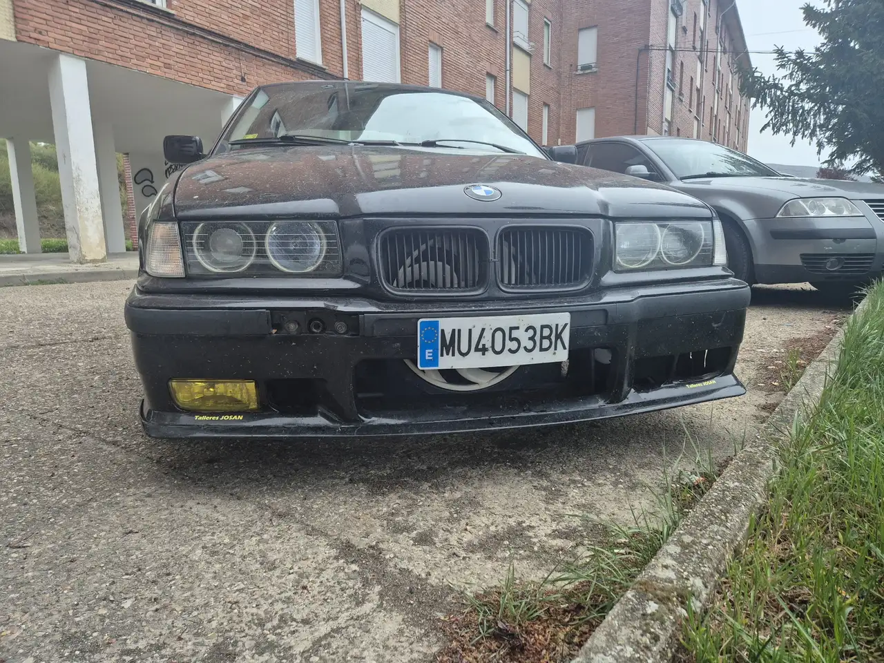BMW 318i, foto 1