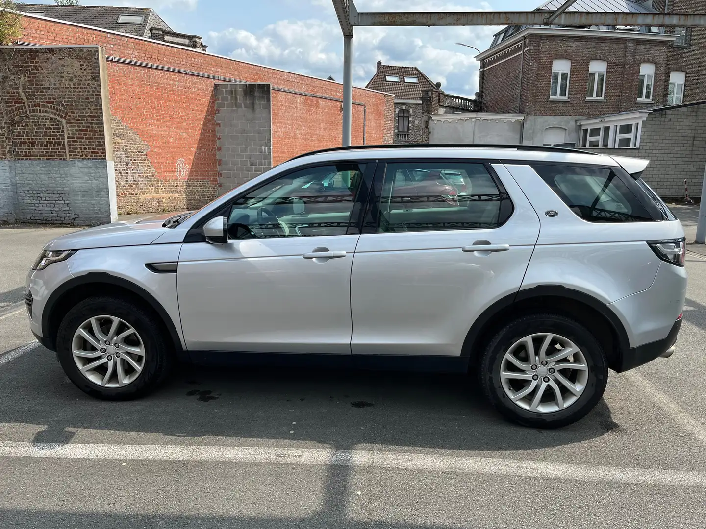 Land Rover Discovery Sport Discovery Sport TD4 SE Zilver - 1