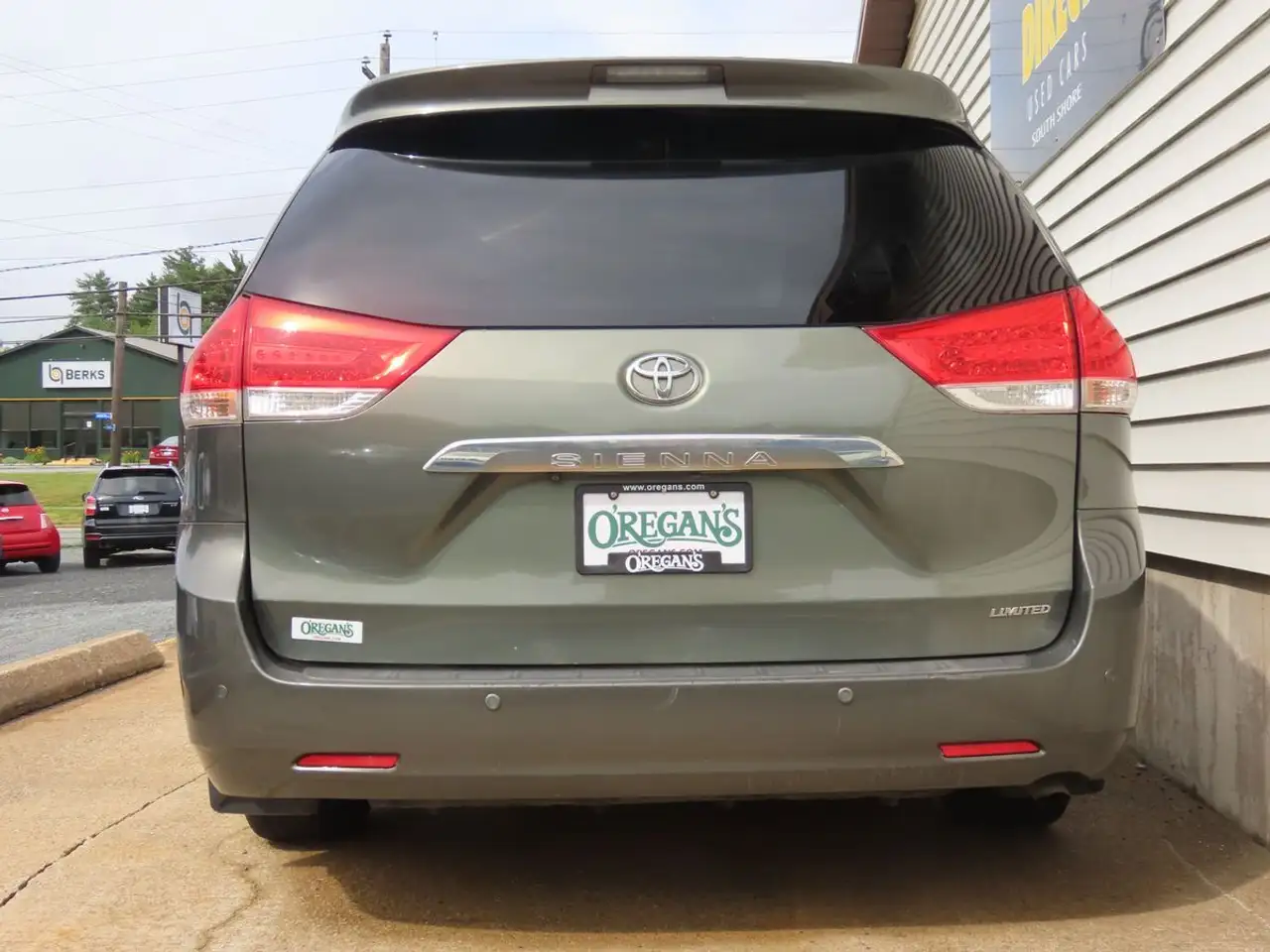 Toyota Sienna photo Toyota Sienna