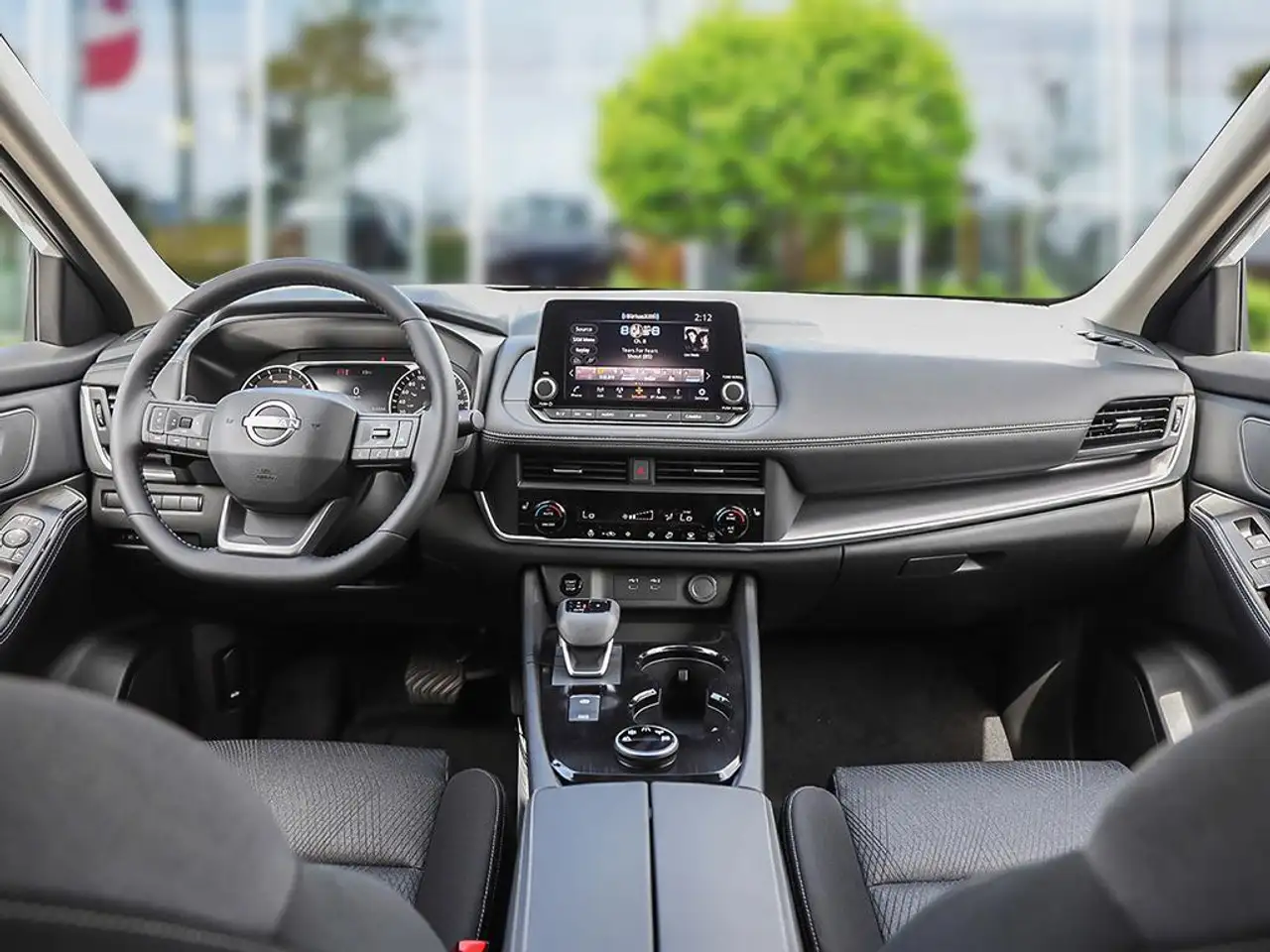Nissan Rogue снимка Nissan Rogue