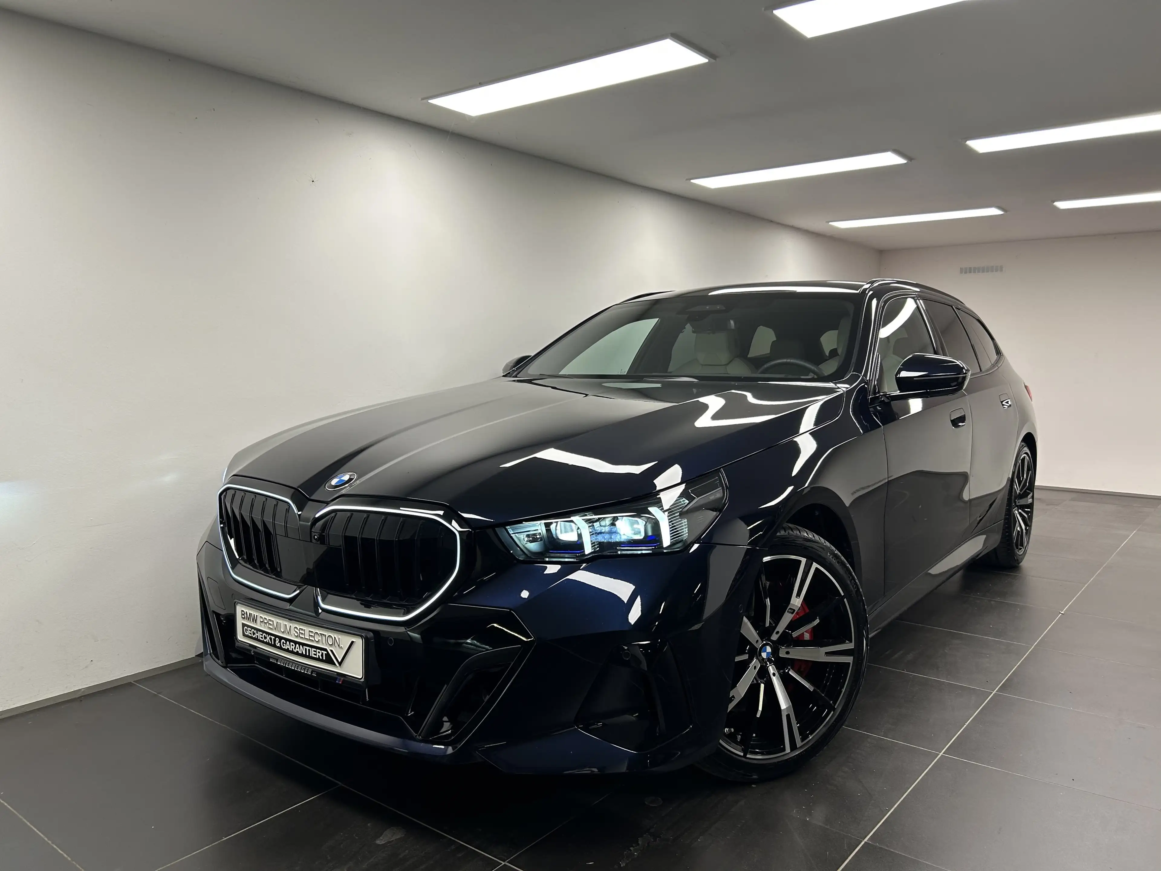 BMW 540 d xDrive Touring — photo 7