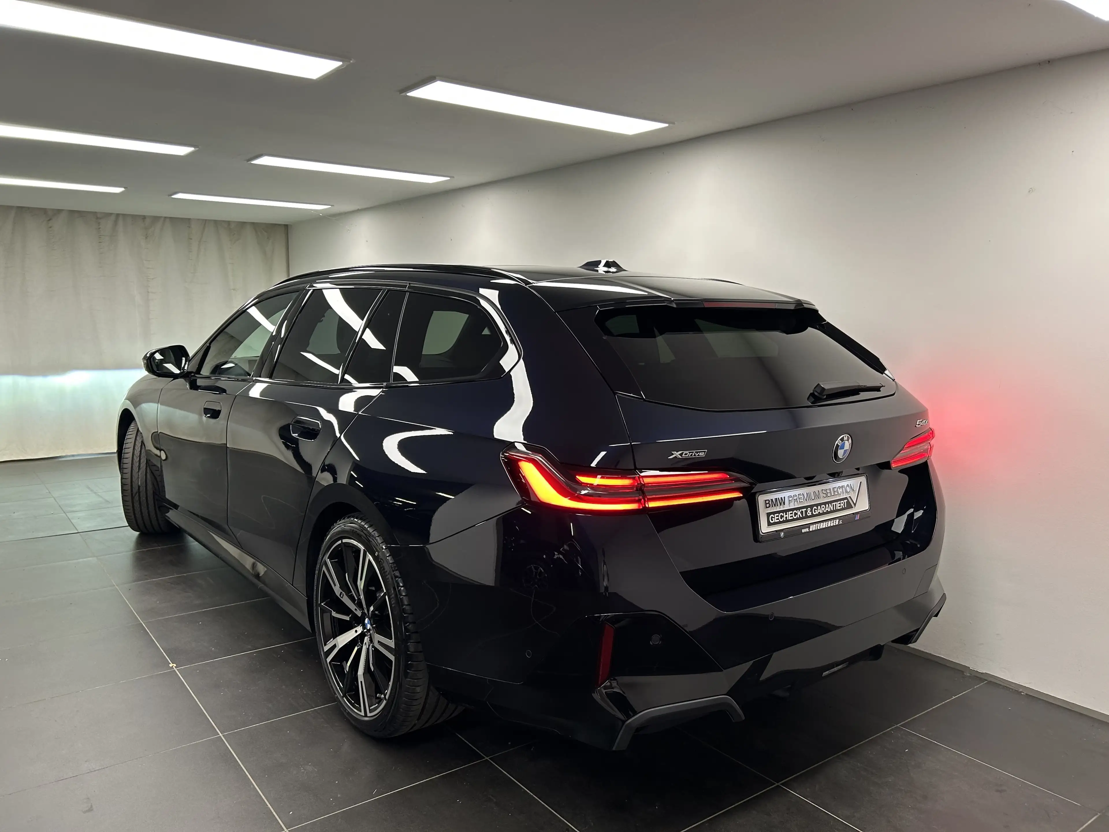 BMW 540 d xDrive Touring — photo 10