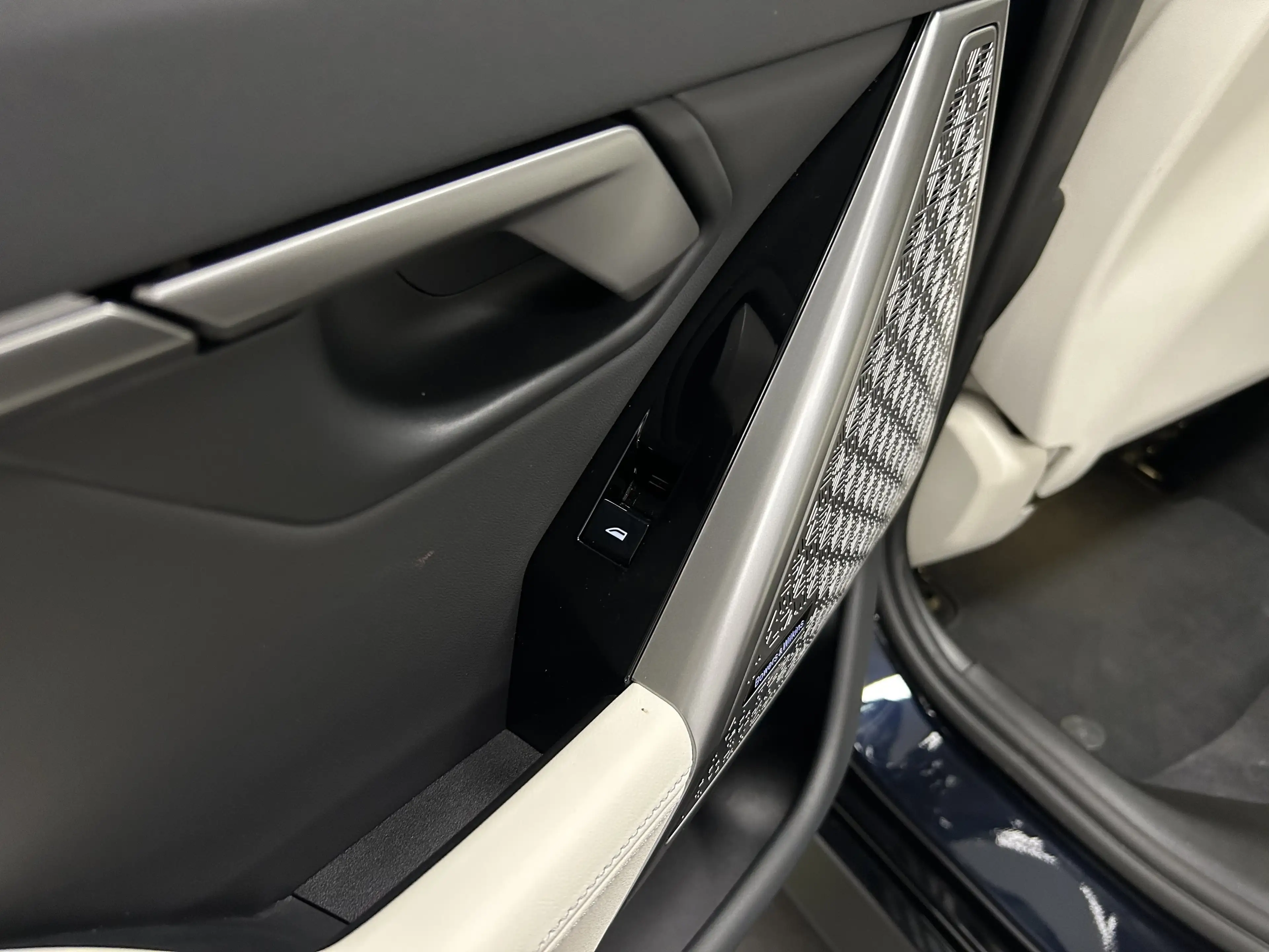BMW 540 d xDrive Touring — photo 15