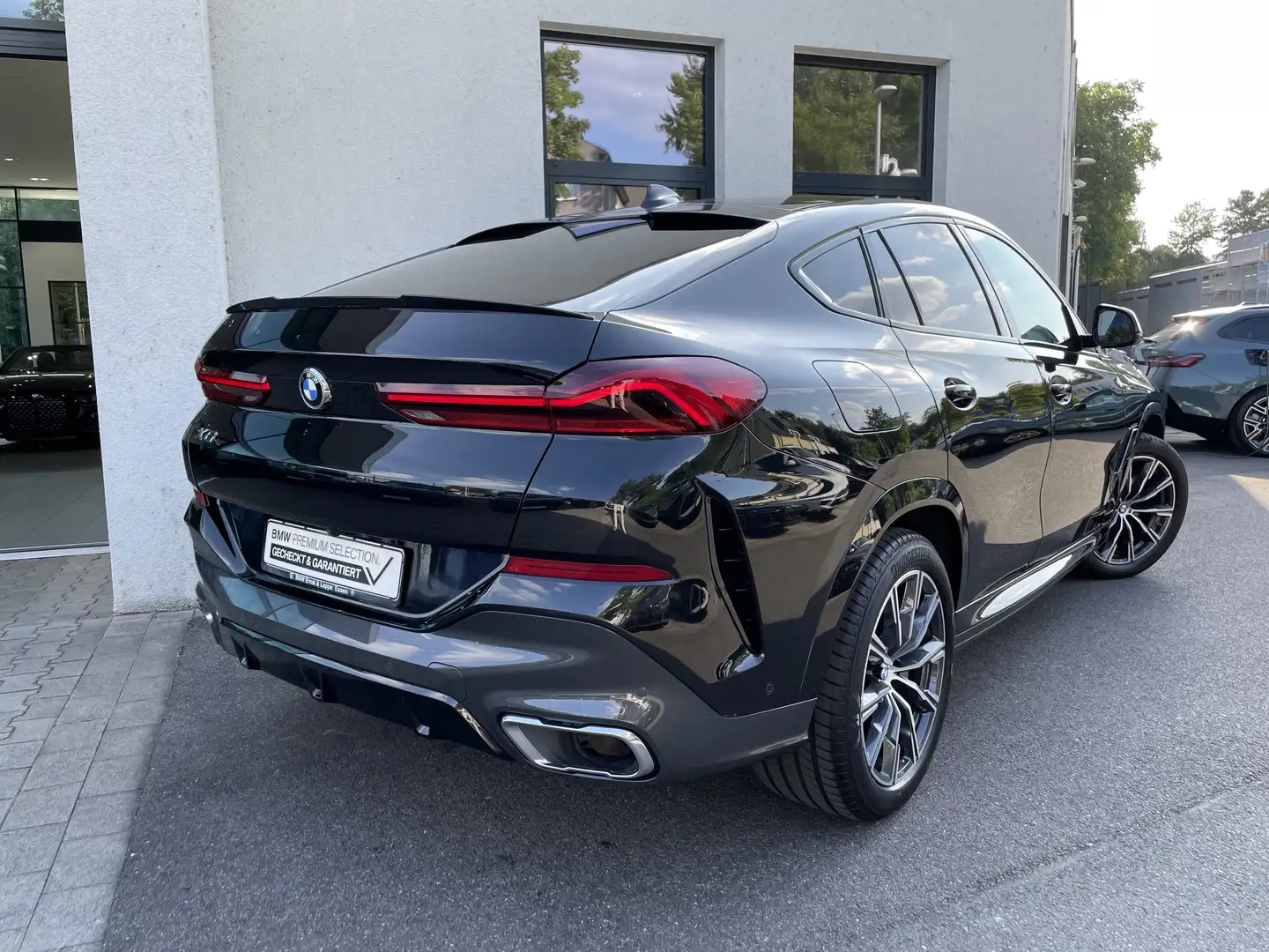 BMW X6 xDrive30d M Sport || 360° eSitze HiFi DrivingAss Schwarz - 2