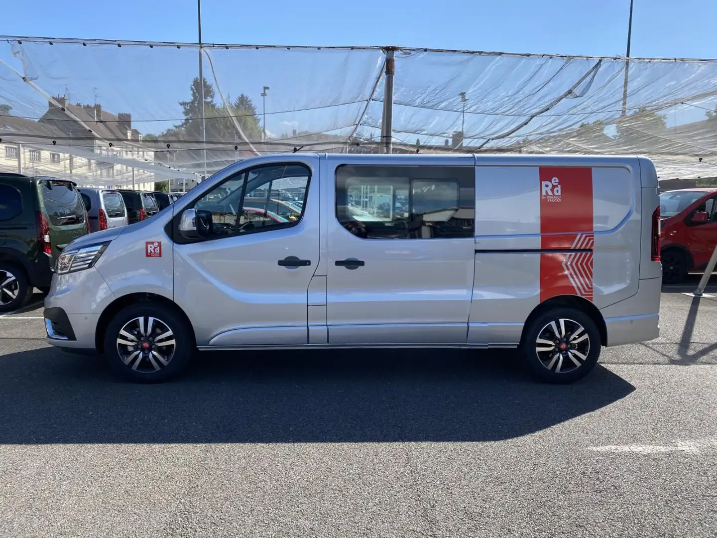 Renault Trafic FOURGON 2PL L2H1 3T BLUE DCI 150 BVA9 GSR2 2 PORTE Gris - 2
