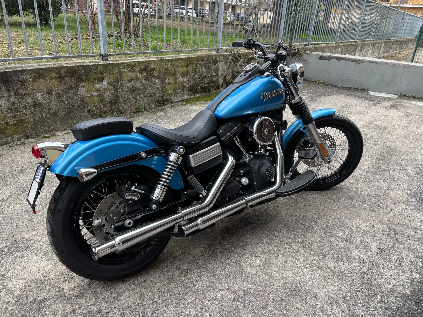 Harley-Davidson Dyna Street Bob Albastru - 1