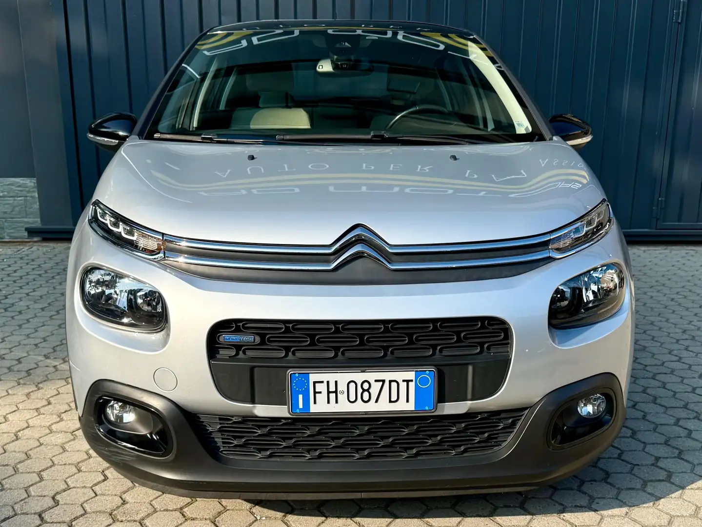 Citroen C3 C3 III 1.2 Benzina puretech Shine Neopatentati Grijs - 2