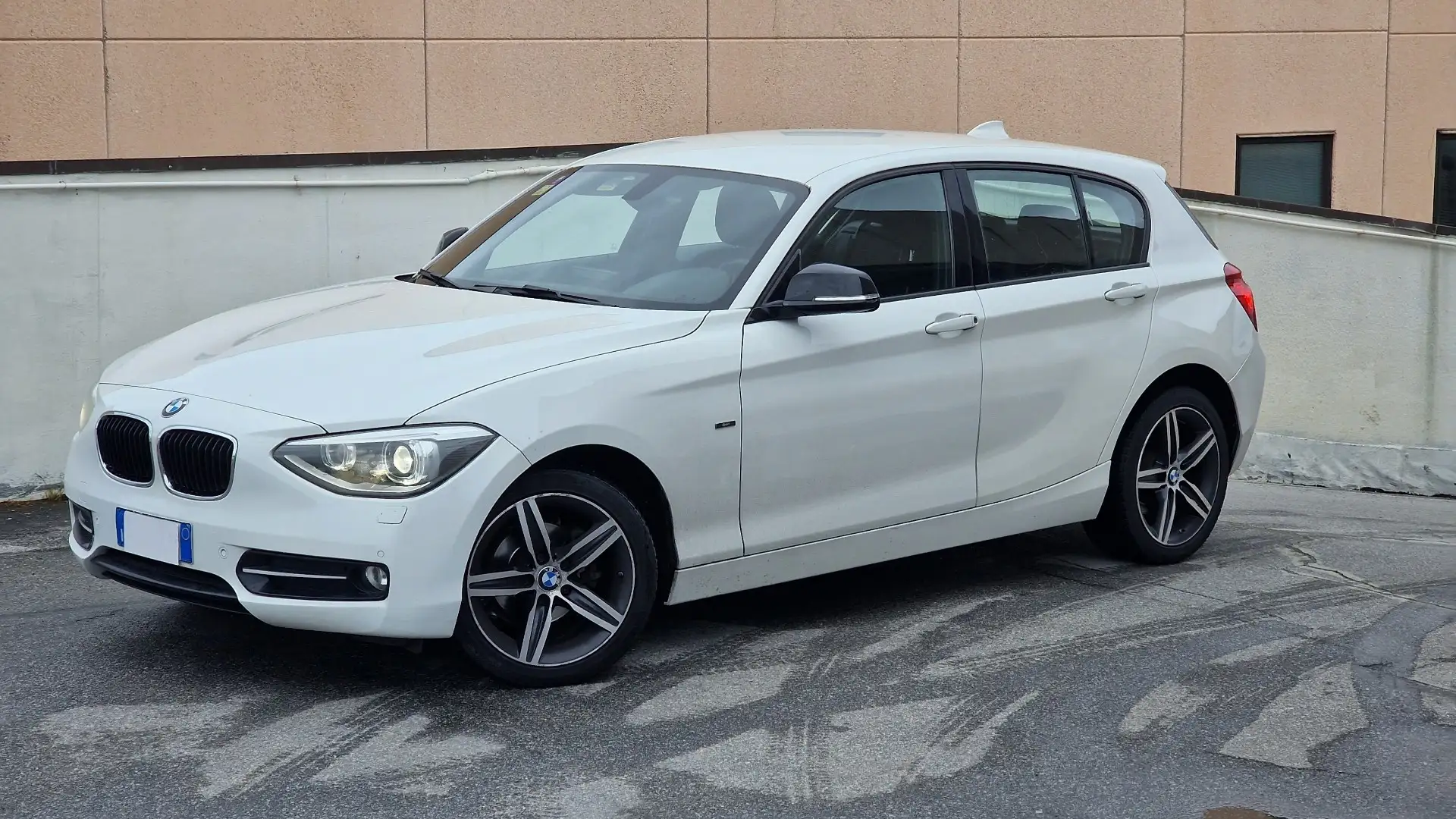 BMW 116 116d 5p Urban Blanc - 2