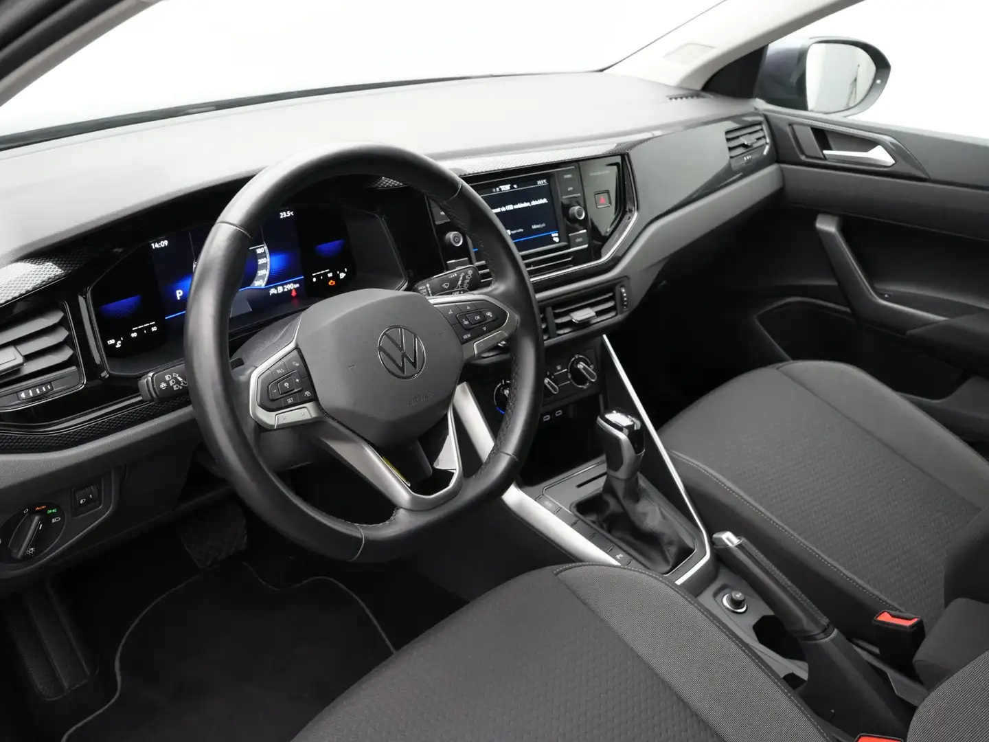 Volkswagen Taigo 1.0 TSI 110 pk DSG Life | LED koplampen | Parkeers Grijs - 2