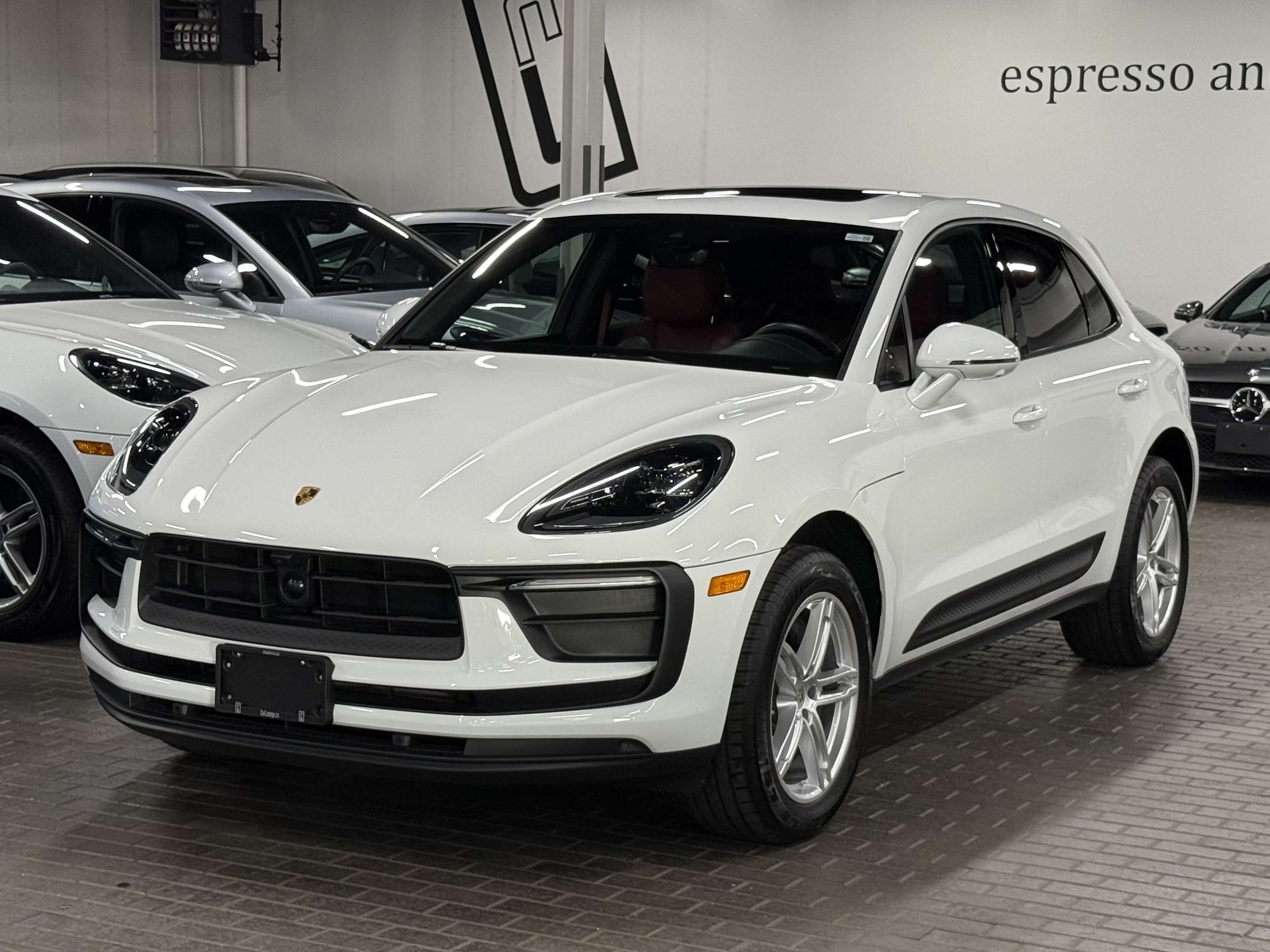 2025 Porsche Macan AWD | PREMIUM PACKAGE PLUS
