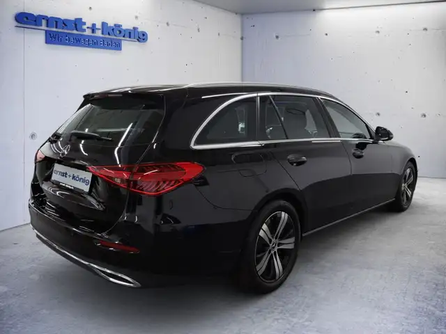 Mercedes-Benz C-Class view 3