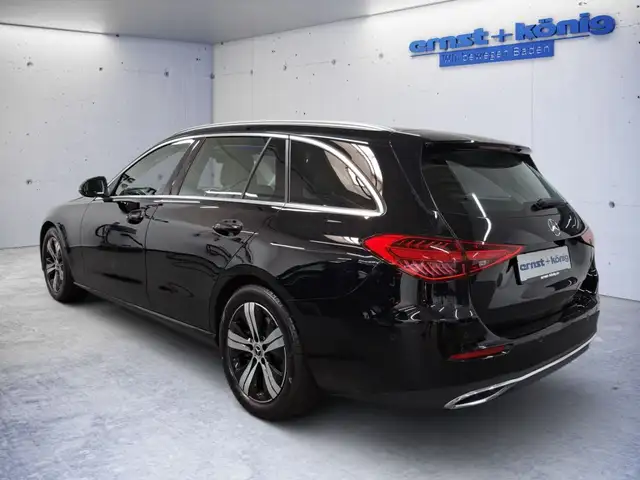 Mercedes-Benz C-Class view 4