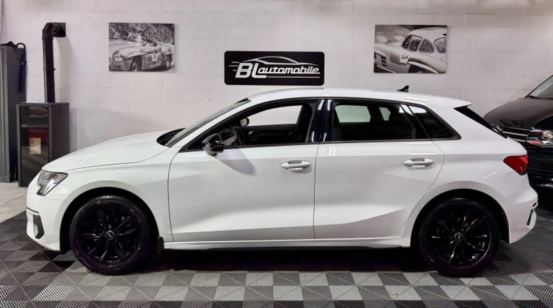 Audi A3 35 TFSI 150CH MILD HYBRID BUSINESS LINE S TRONIC 7 Carplay - Régulateur - Sièges Weiß - 2