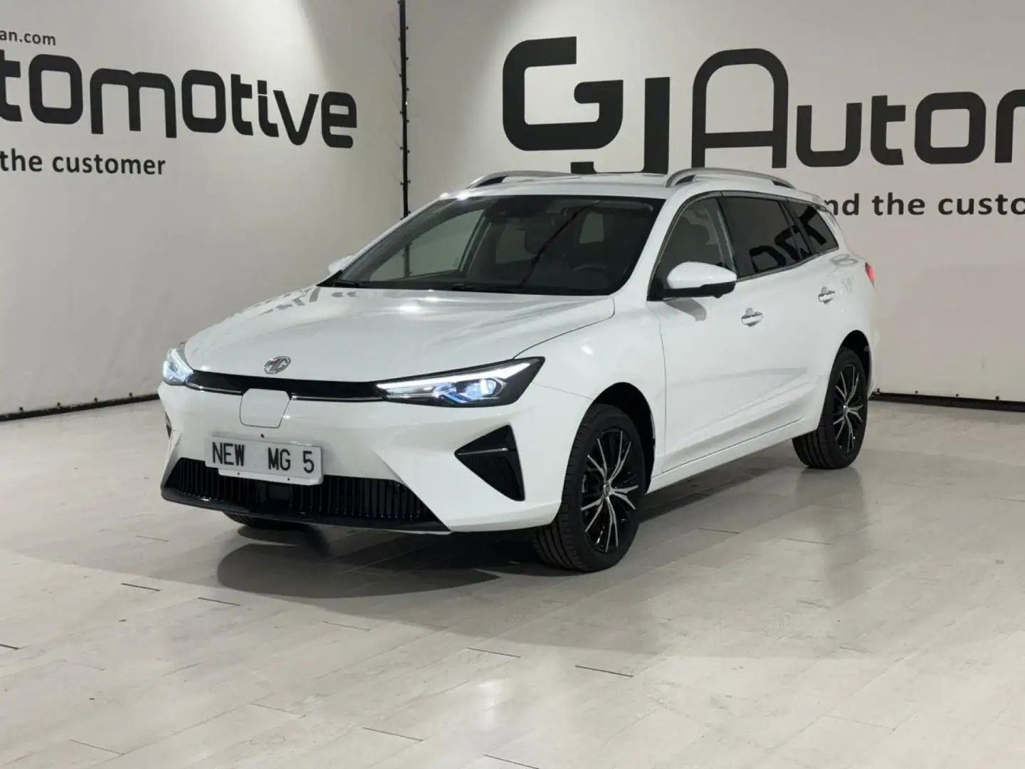 MG MG5 Long Range Luxury Blanco - 1