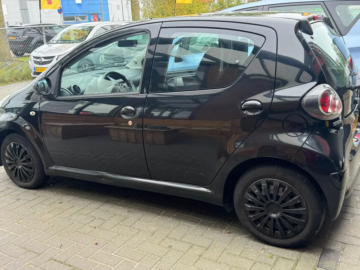 Toyota Aygo 1.0-12V Comfort 5drs airco Noir - 1