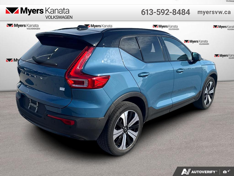 2023 Volvo XC40 Twin eAWD Plus — снимка 1