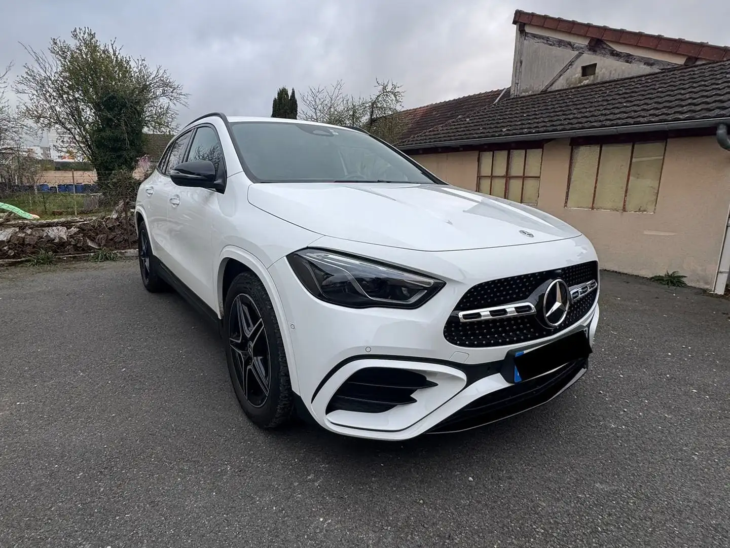 Mercedes-Benz GLA 200 GLA 200 d 8G-DCT AMG Line Blanc - 1