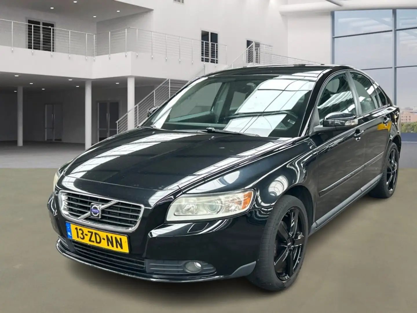 Volvo S40 1.6 Edition I/VELGEN Zwart - 1