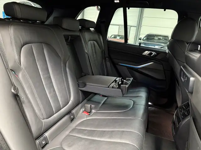 BMW X5 view 11