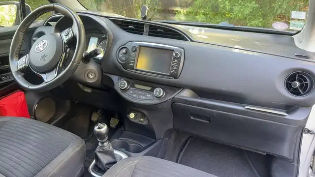 Toyota Yaris view 10