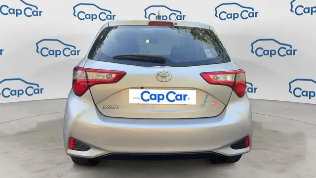 Toyota Yaris view 3