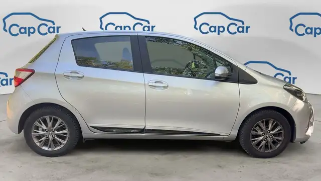 Toyota Yaris view 4