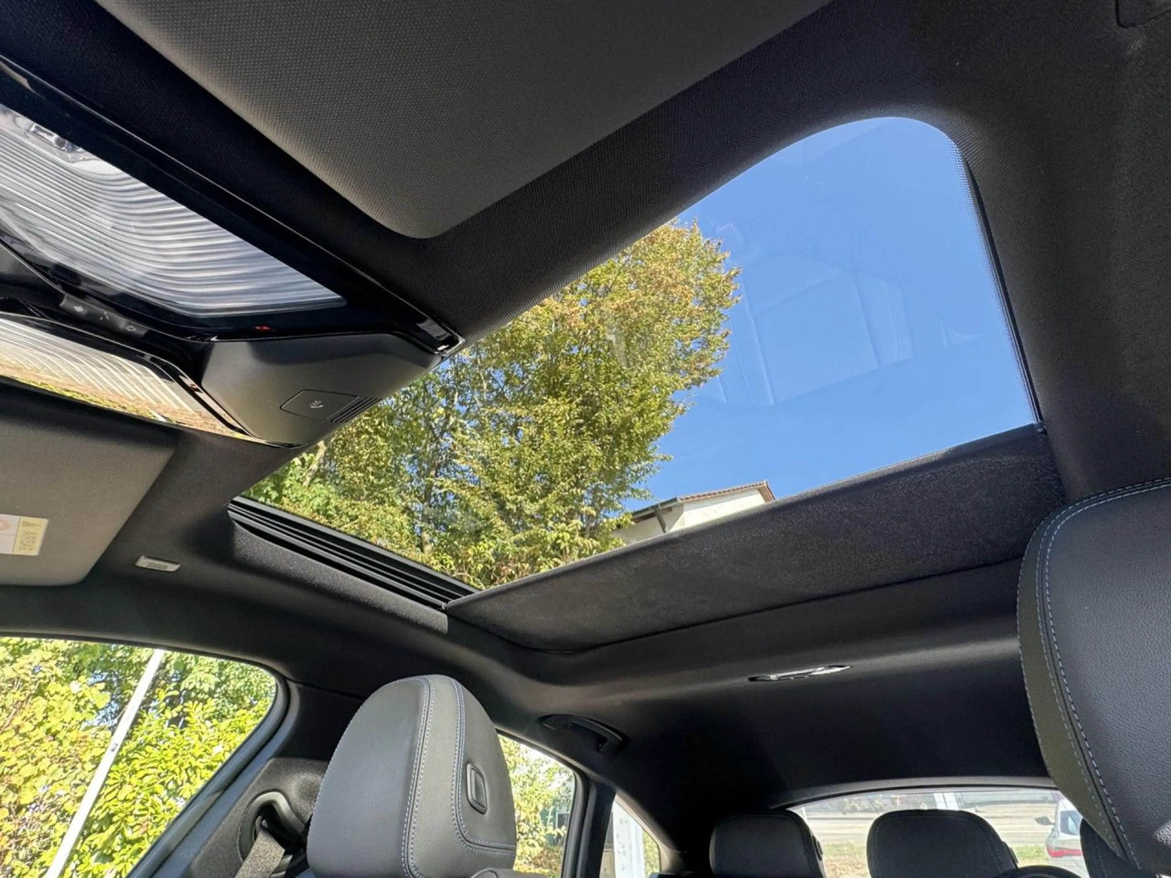 BMW i4 e35 M Sport ACC Kamera Glasd.Live-Navi HiFi LED — photo 12