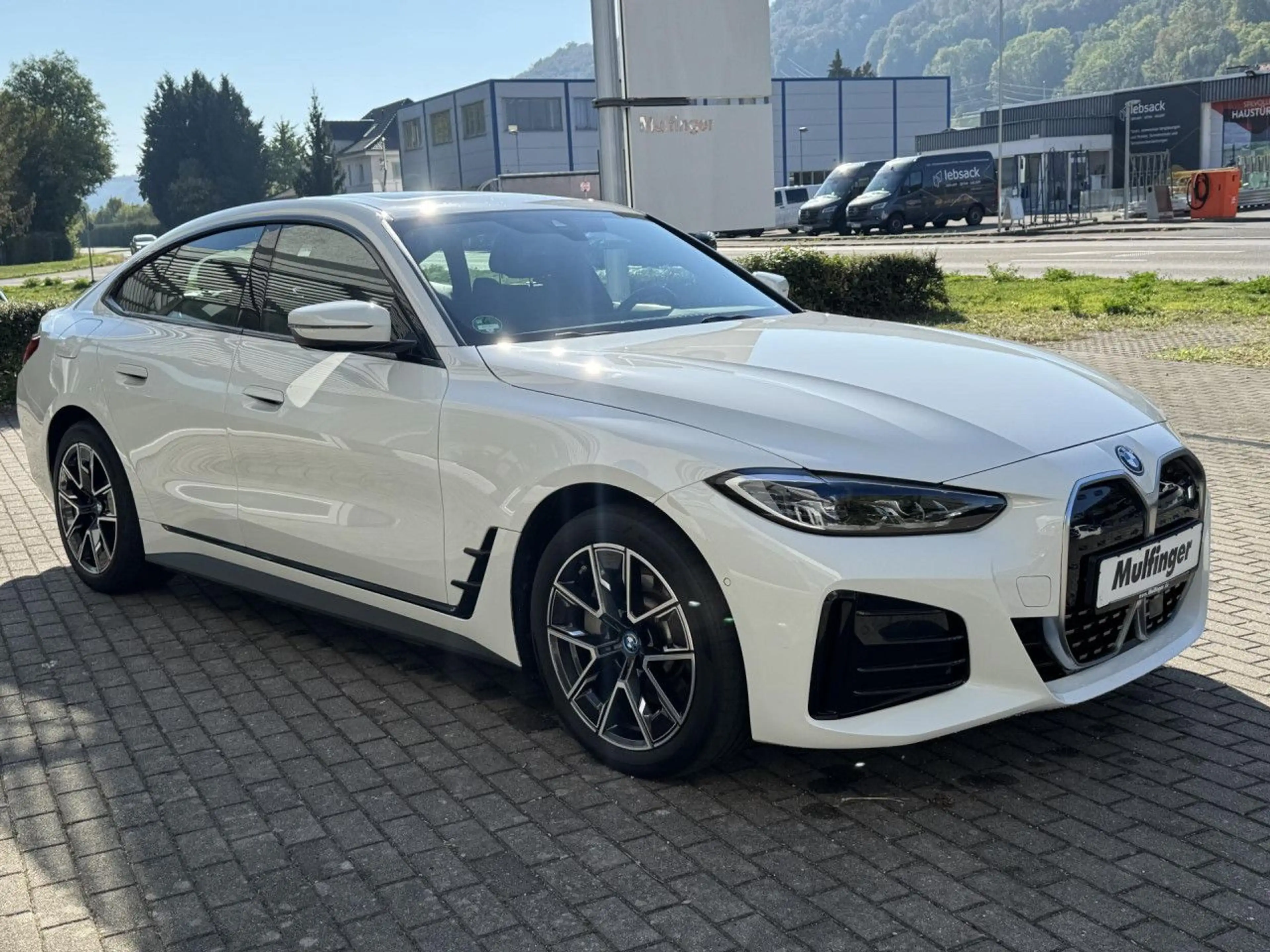BMW i4 e35 M Sport ACC Kamera Glasd.Live-Navi HiFi LED — photo 4