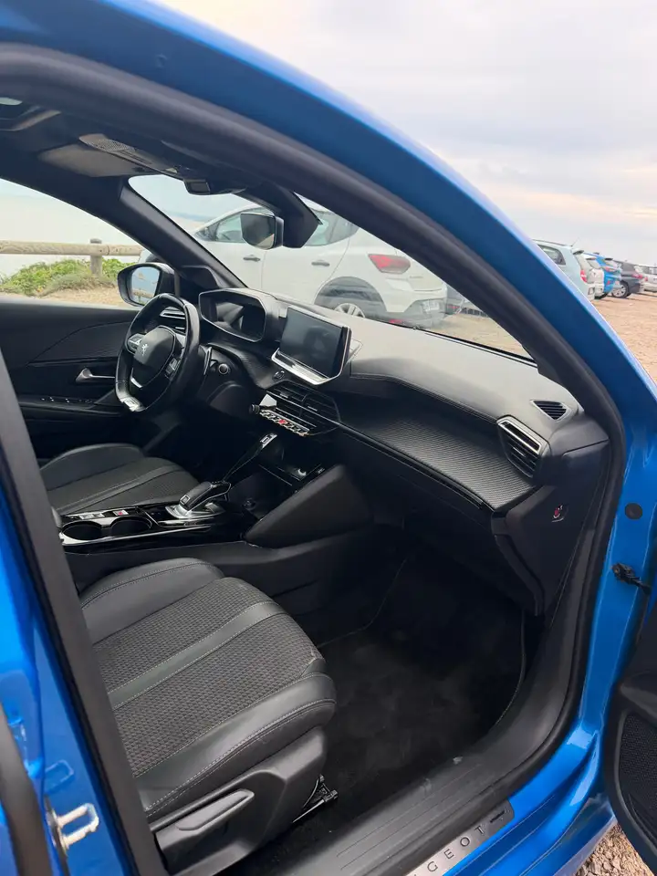 Peugeot 208 208 — photo 6