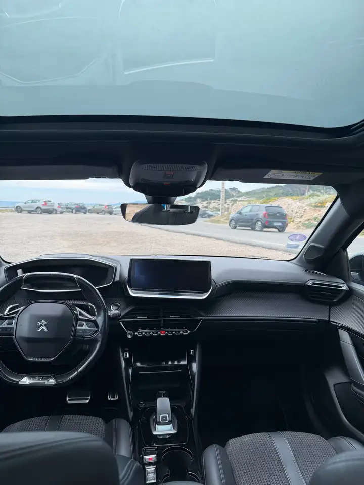 Peugeot 208 208 — photo 7