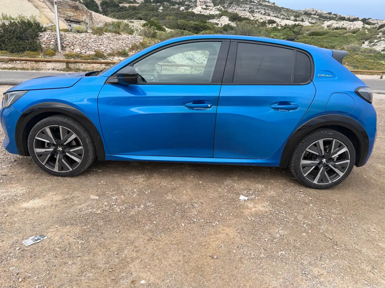 Peugeot 208 208 — photo 4