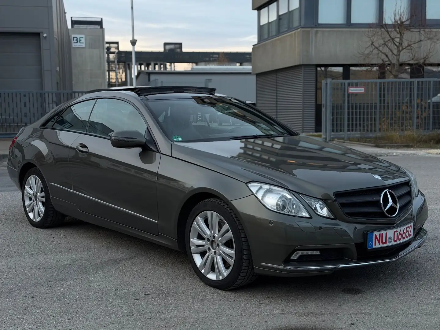 Mercedes-Benz E 350 E350 CDI Coupé Pano Harman Kardon Euro5 Gris - 2