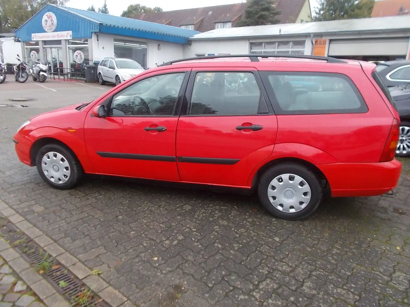 Ford Focus Turnier WENIG KM  TÜV ZR NEU Rot - 2