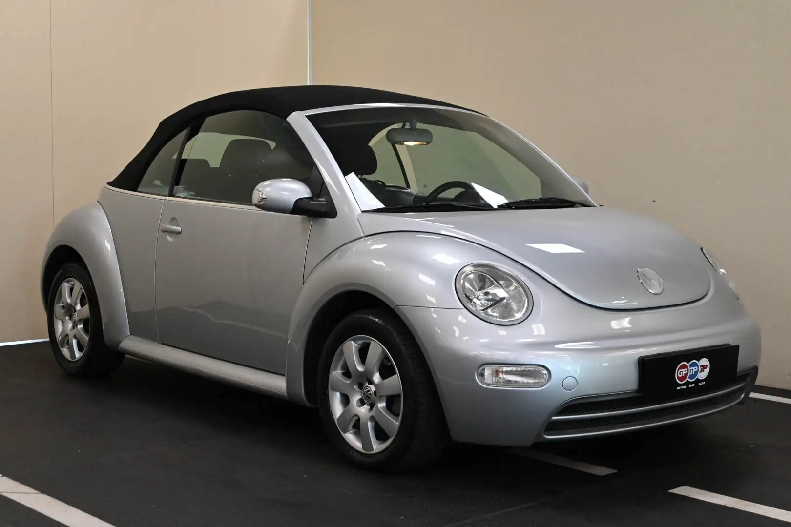 Volkswagen New Beetle 1.9 TDI 101CV Cabrio Gris - 1