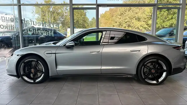 Porsche Taycan view 3